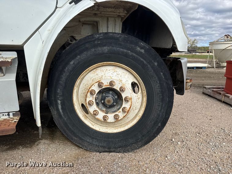 image for item EM8276 2013 Freightliner Business Class M2 water truck