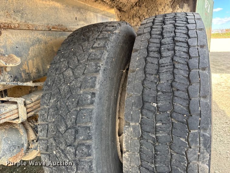 image for item EM8276 2013 Freightliner Business Class M2 water truck