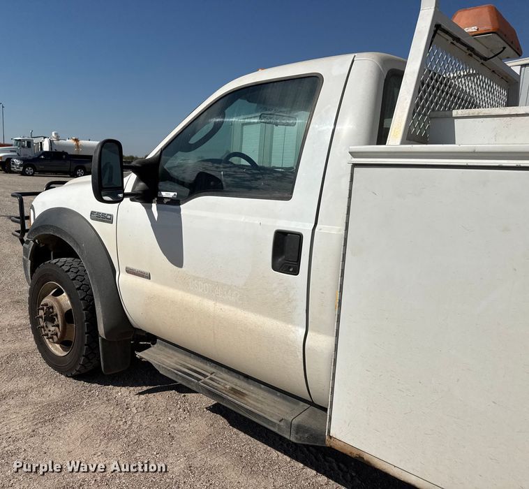 image for item EM8306 2007 Ford F550 Super Duty utility / service truck