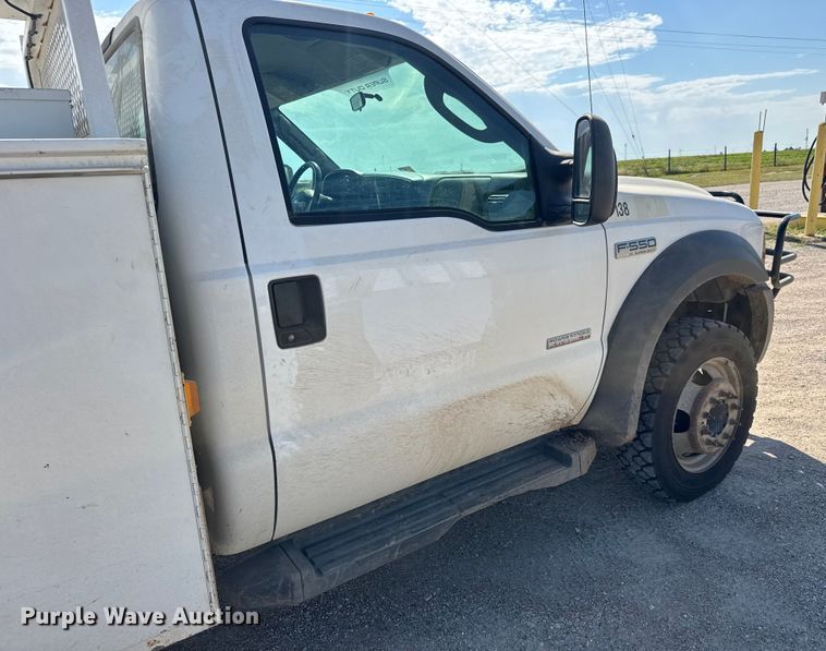 image for item EM8306 2007 Ford F550 Super Duty utility / service truck