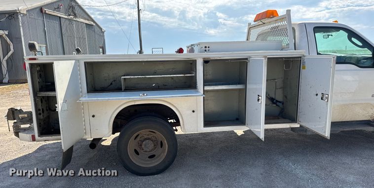 image for item EM8306 2007 Ford F550 Super Duty utility / service truck