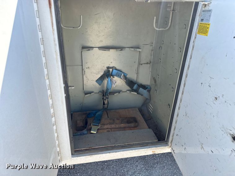 image for item EM8306 2007 Ford F550 Super Duty utility / service truck