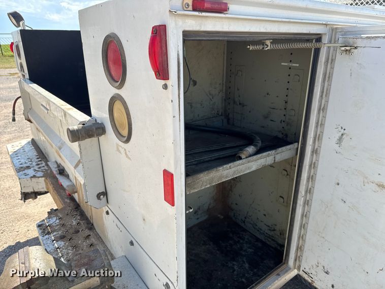 image for item EM8306 2007 Ford F550 Super Duty utility / service truck