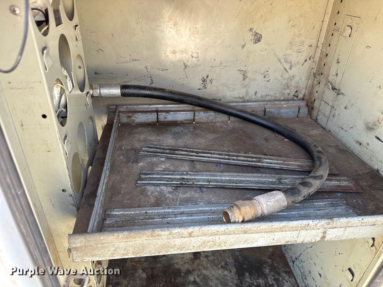 image for item EM8306 2007 Ford F550 Super Duty utility / service truck