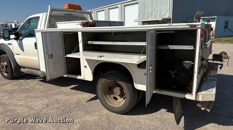 image for item EM8306 2007 Ford F550 Super Duty utility / service truck