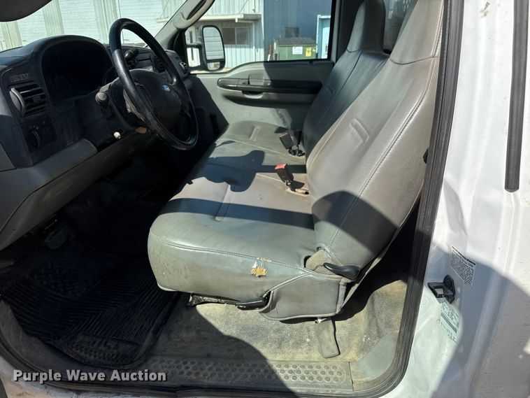 image for item EM8306 2007 Ford F550 Super Duty utility / service truck