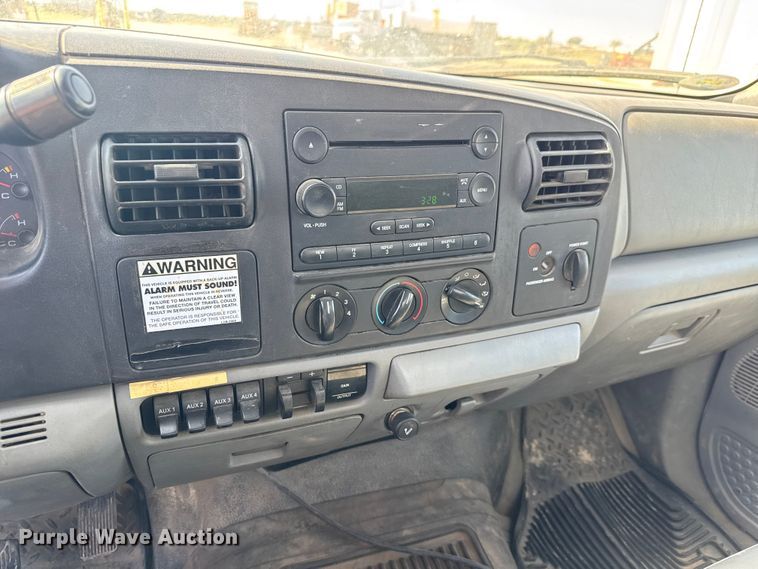 image for item EM8306 2007 Ford F550 Super Duty utility / service truck