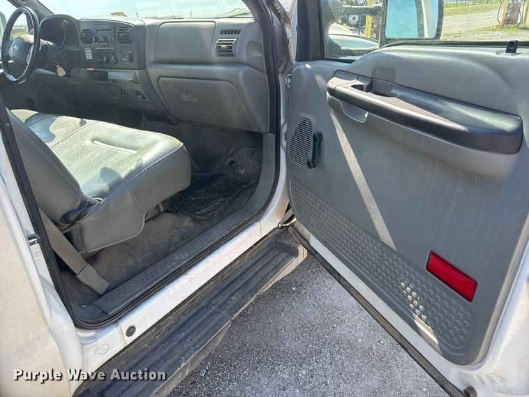 image for item EM8306 2007 Ford F550 Super Duty utility / service truck