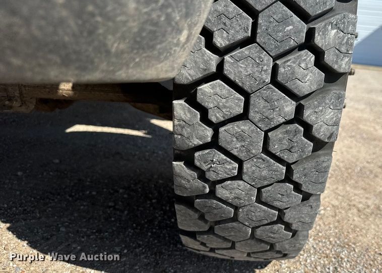 image for item EM8306 2007 Ford F550 Super Duty utility / service truck