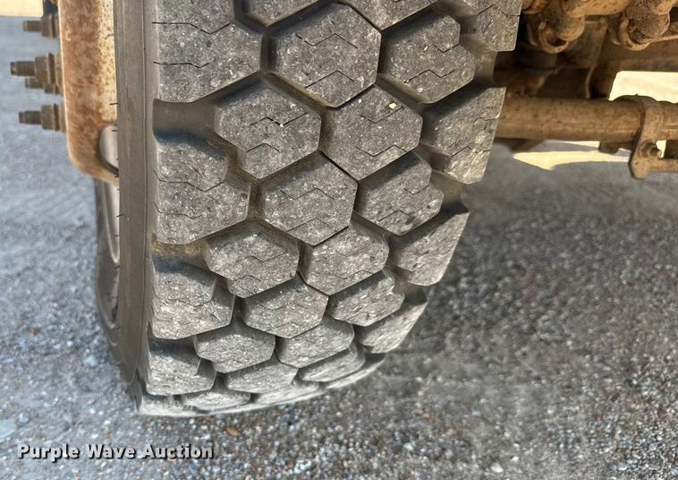 image for item EM8306 2007 Ford F550 Super Duty utility / service truck