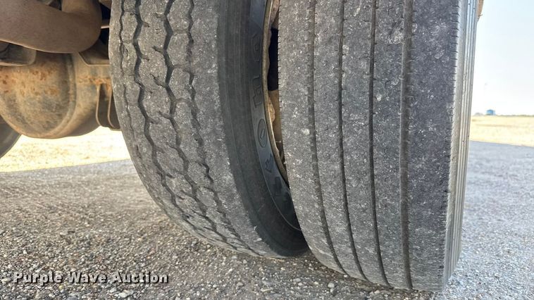 image for item EM8306 2007 Ford F550 Super Duty utility / service truck