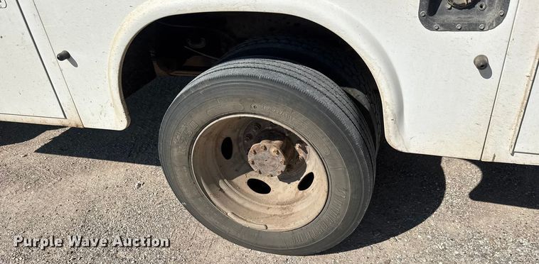 image for item EM8306 2007 Ford F550 Super Duty utility / service truck