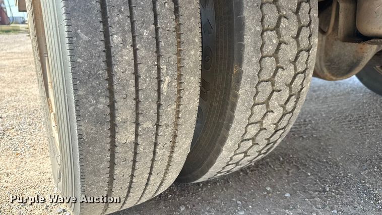 image for item EM8306 2007 Ford F550 Super Duty utility / service truck