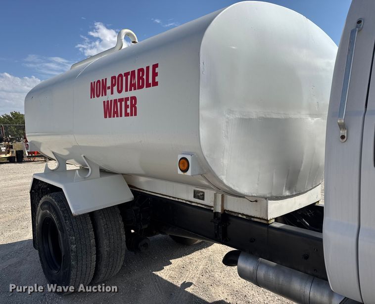 image for item EM8309 2004 Ford F750 Super Duty water truck