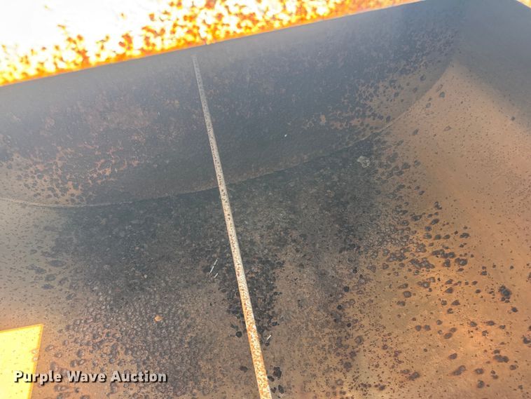 image for item EM8309 2004 Ford F750 Super Duty water truck