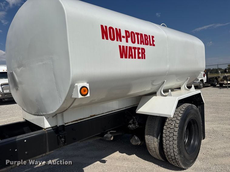 image for item EM8309 2004 Ford F750 Super Duty water truck