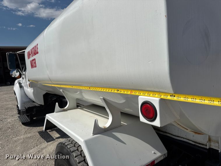 image for item EM8309 2004 Ford F750 Super Duty water truck