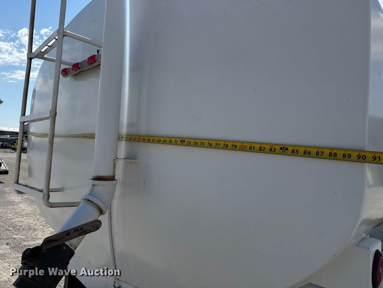 image for item EM8309 2004 Ford F750 Super Duty water truck