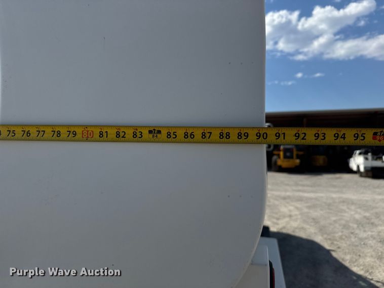 image for item EM8309 2004 Ford F750 Super Duty water truck