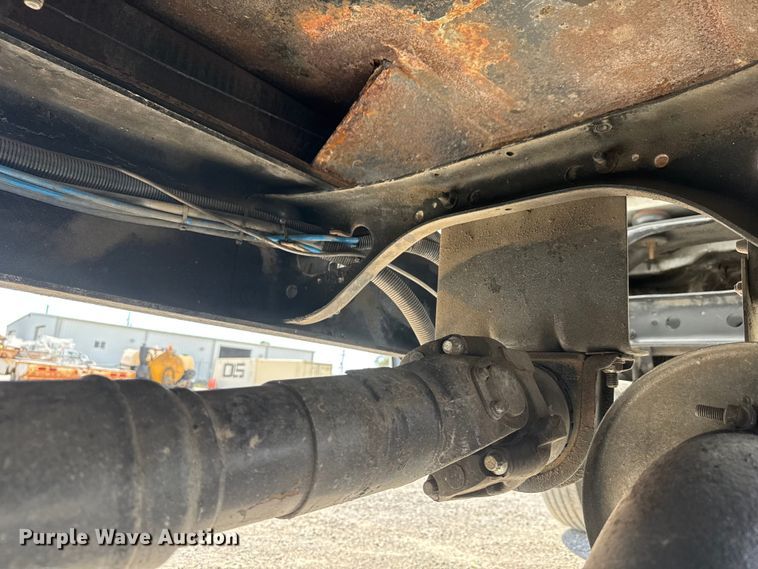 image for item EM8309 2004 Ford F750 Super Duty water truck