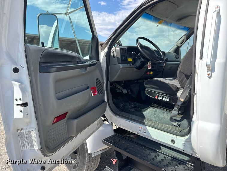 image for item EM8309 2004 Ford F750 Super Duty water truck