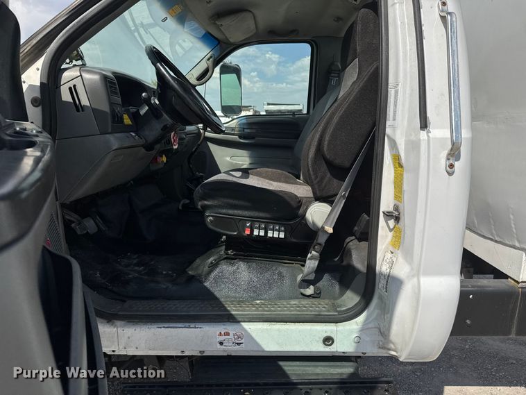 image for item EM8309 2004 Ford F750 Super Duty water truck