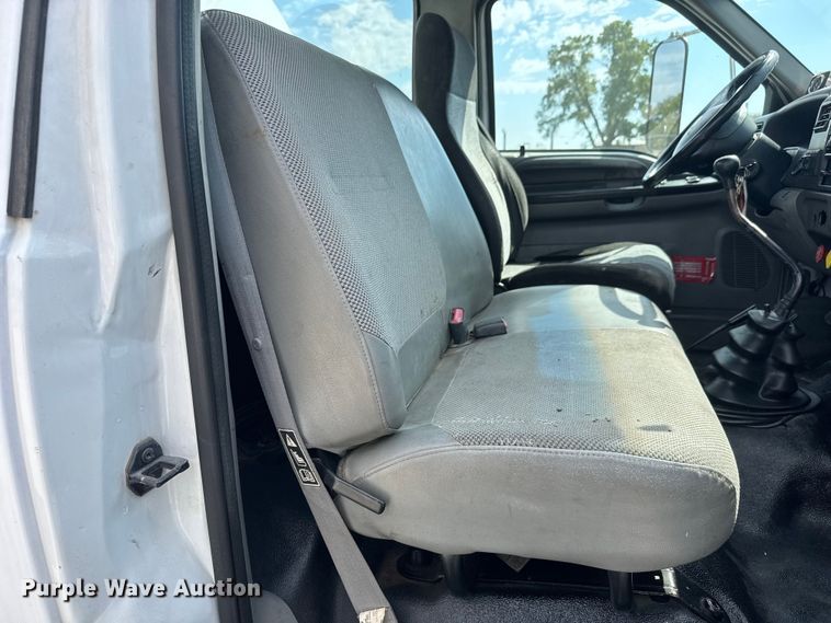 image for item EM8309 2004 Ford F750 Super Duty water truck