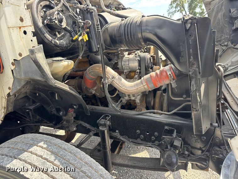 image for item EM8309 2004 Ford F750 Super Duty water truck