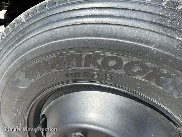 image for item EM8309 2004 Ford F750 Super Duty water truck