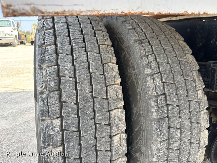 image for item EM8309 2004 Ford F750 Super Duty water truck