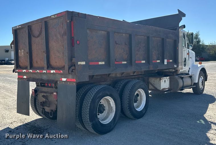 image for item EM8459 1996 International  9300  dump truck