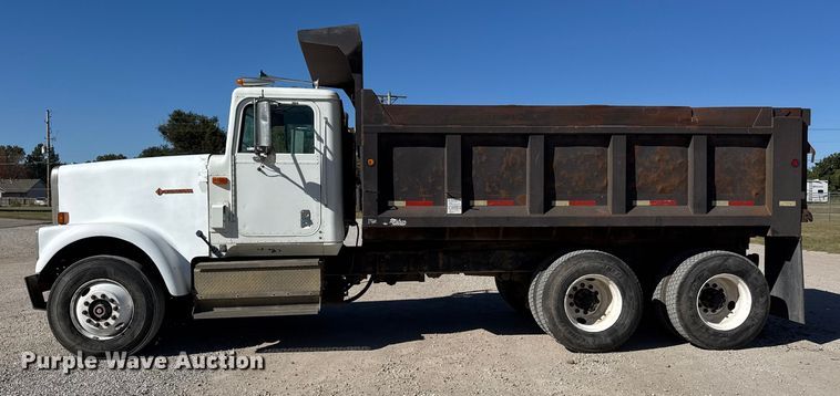 image for item EM8459 1996 International  9300  dump truck