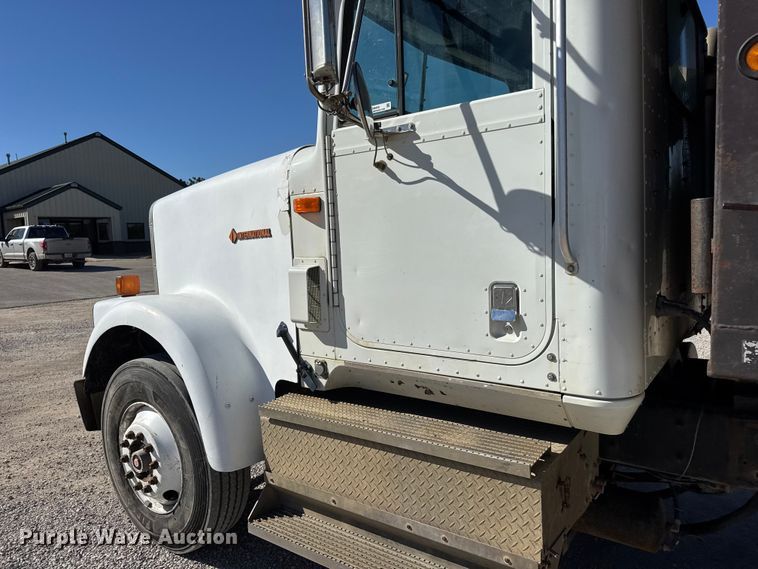 image for item EM8459 1996 International  9300  dump truck