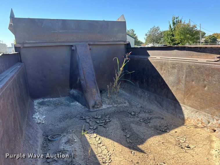 image for item EM8459 1996 International  9300  dump truck