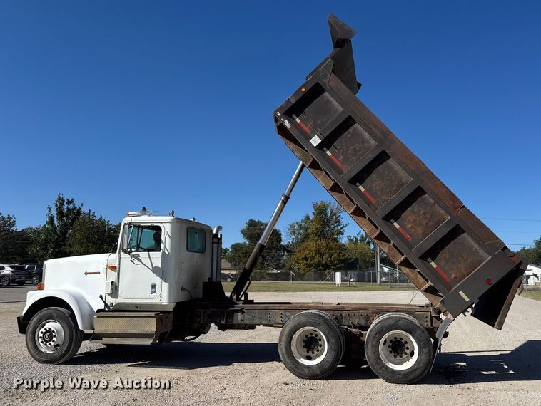 image for item EM8459 1996 International  9300  dump truck
