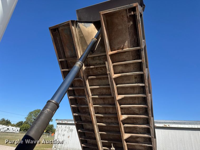 image for item EM8459 1996 International  9300  dump truck