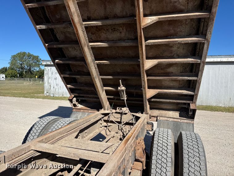 image for item EM8459 1996 International  9300  dump truck