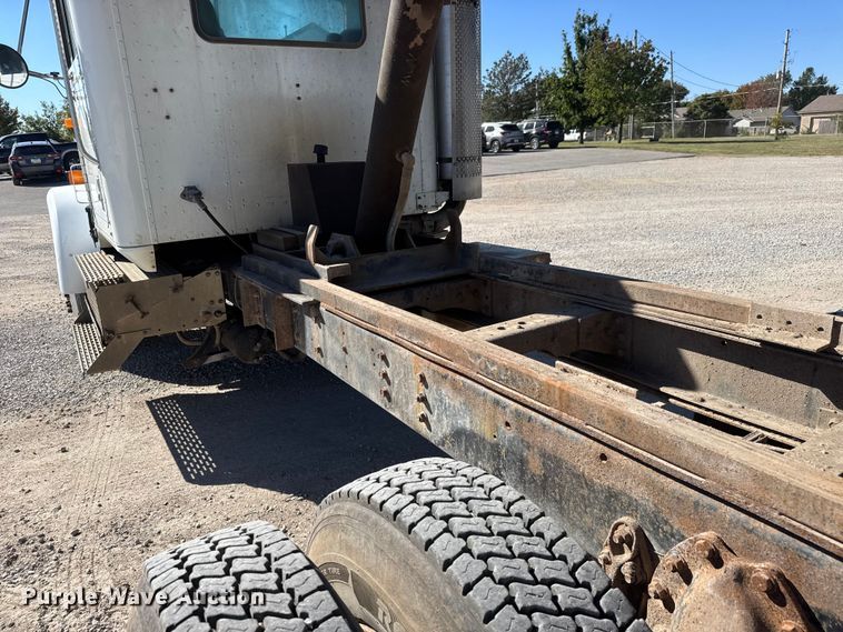 image for item EM8459 1996 International  9300  dump truck