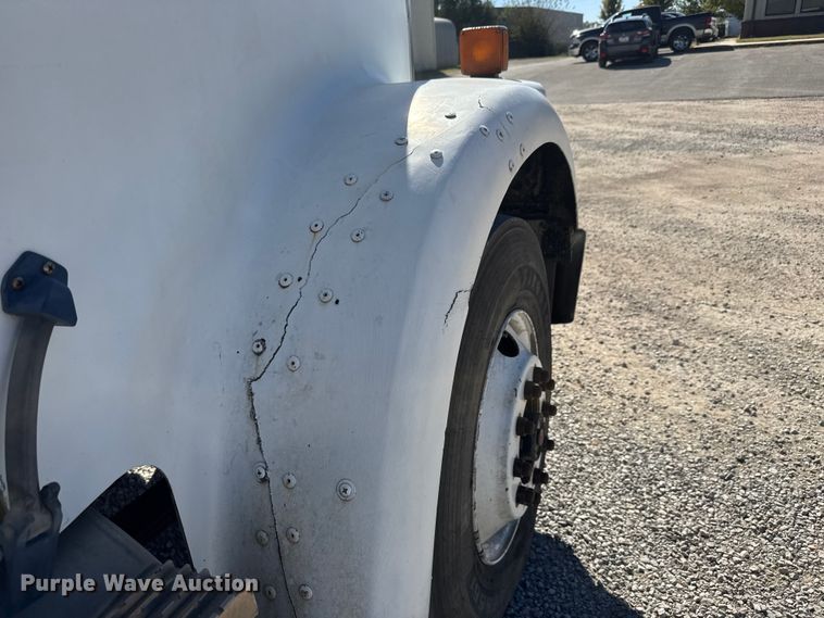 image for item EM8459 1996 International  9300  dump truck