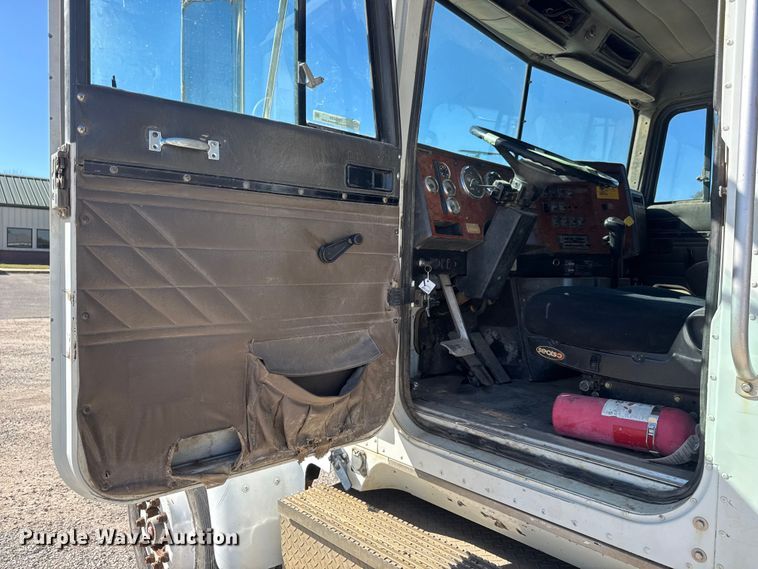 image for item EM8459 1996 International  9300  dump truck