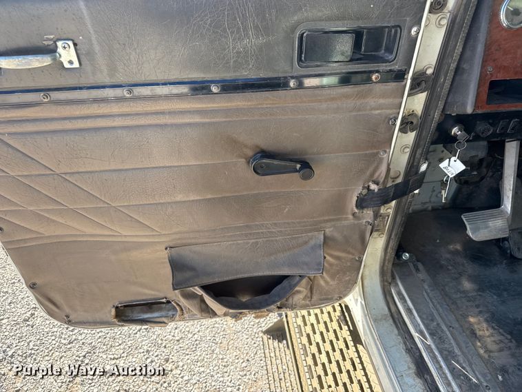 image for item EM8459 1996 International  9300  dump truck