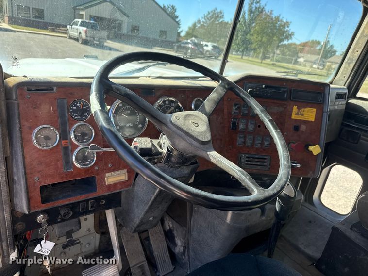 image for item EM8459 1996 International  9300  dump truck