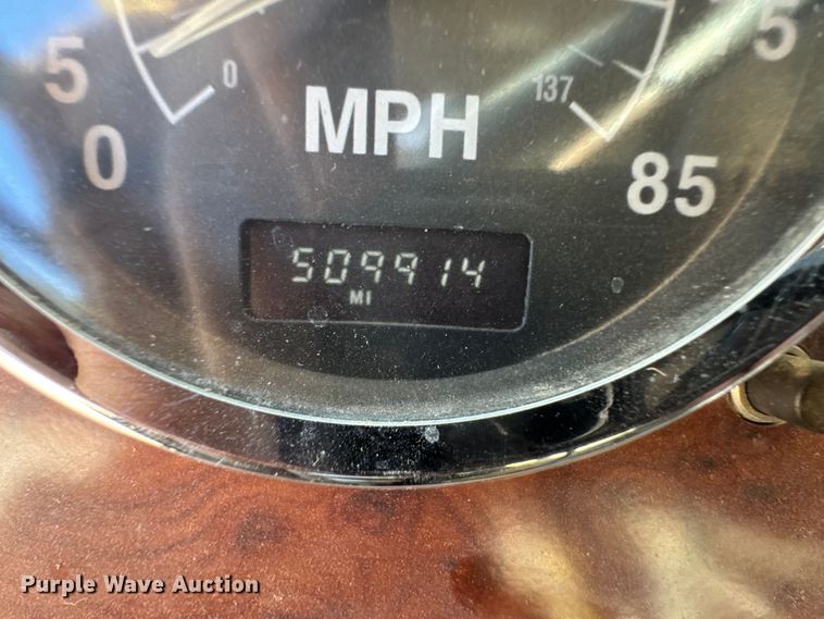 image for item EM8459 1996 International  9300  dump truck