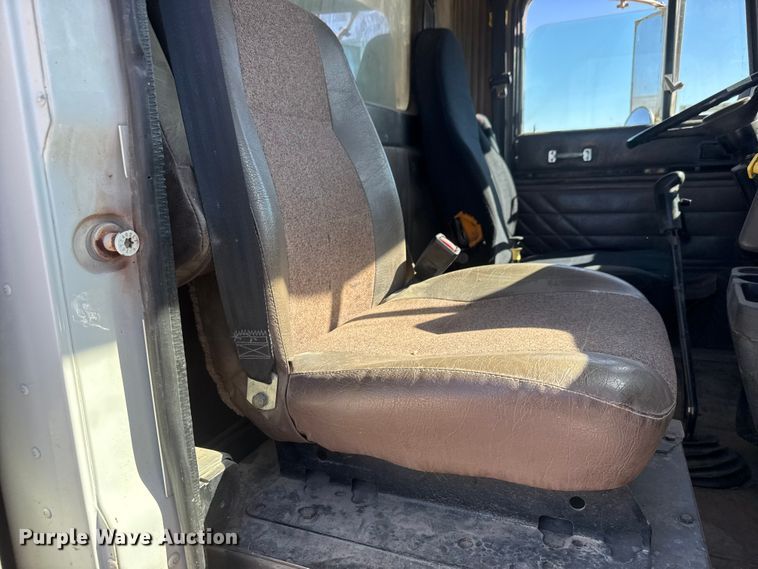 image for item EM8459 1996 International  9300  dump truck