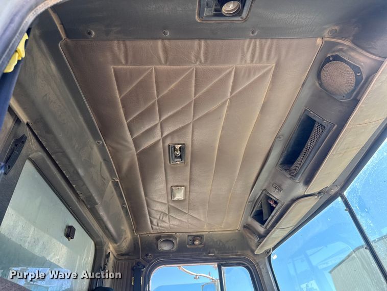 image for item EM8459 1996 International  9300  dump truck