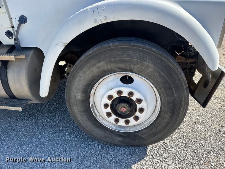 image for item EM8459 1996 International  9300  dump truck