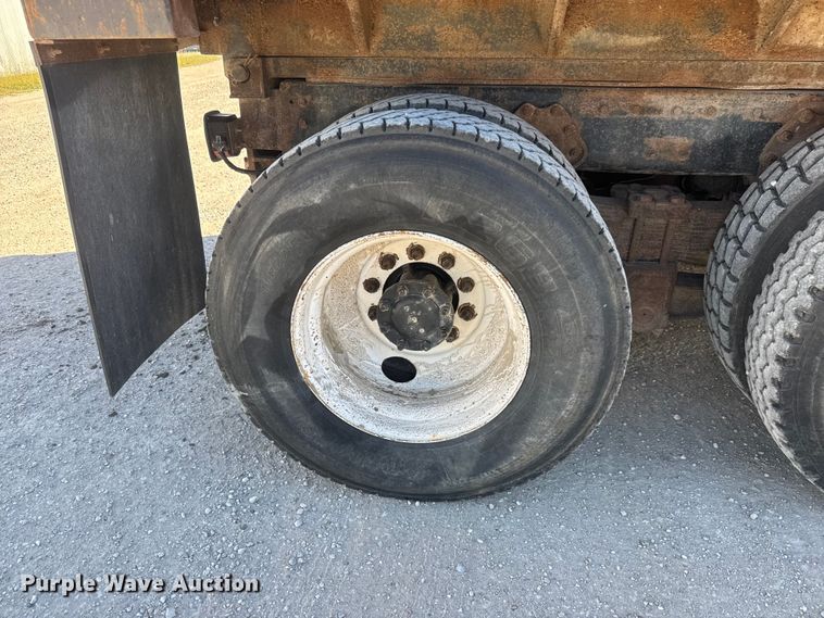 image for item EM8459 1996 International  9300  dump truck