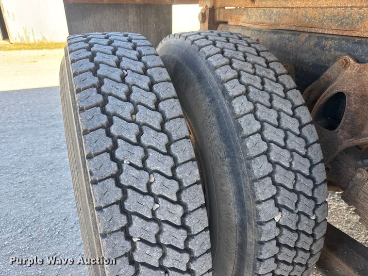 image for item EM8459 1996 International  9300  dump truck