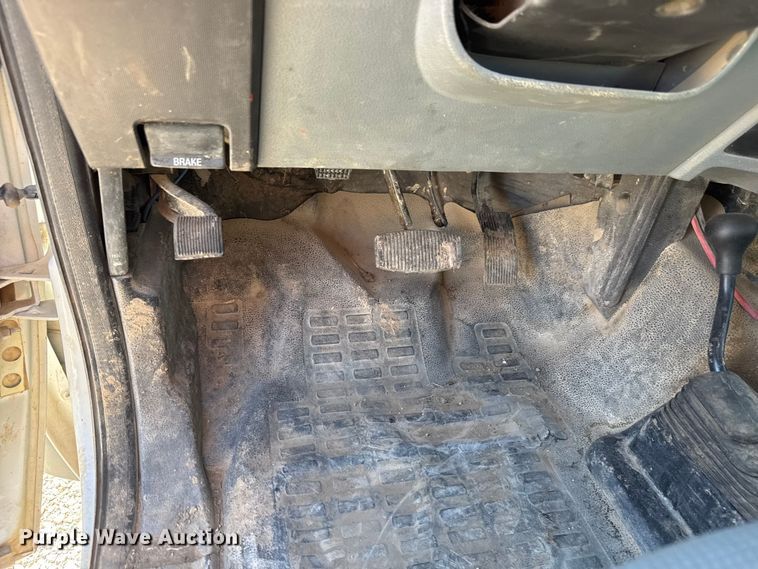 image for item EM8461 2013 Ford F450 Super Duty XL  SuperCab utility / service truck