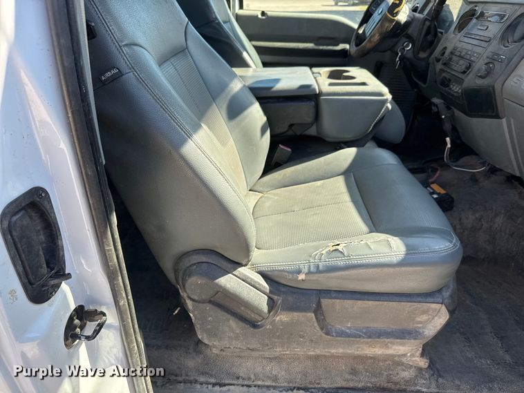 image for item EM8461 2013 Ford F450 Super Duty XL  SuperCab utility / service truck